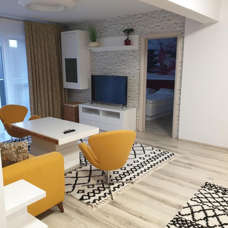 Carolina Sweet Apartament Oradea Ngoại thất bức ảnh