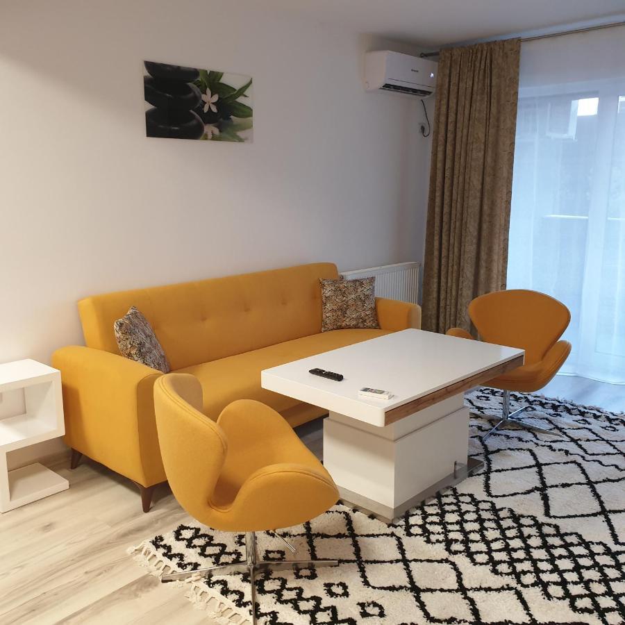 Carolina Sweet Apartament Oradea Ngoại thất bức ảnh