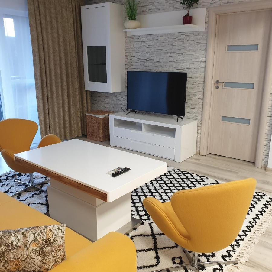 Carolina Sweet Apartament Oradea Ngoại thất bức ảnh